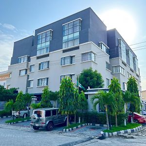 Golden Tulip Oniru Suites